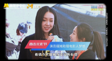 性赞助商的游泳俱乐部